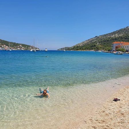 Seafront Villa Kupinica With Heated Pool Vinišće Eksteriør bilde