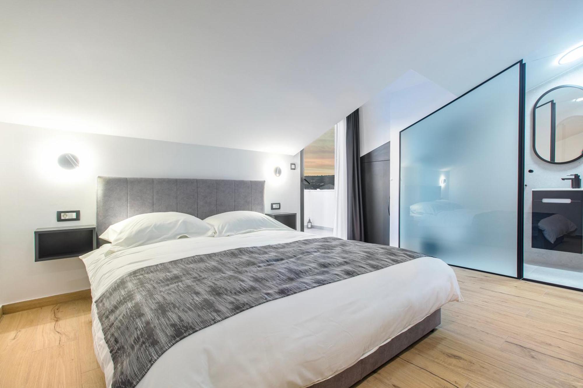 Seafront Villa Kupinica With Heated Pool Vinišće Eksteriør bilde