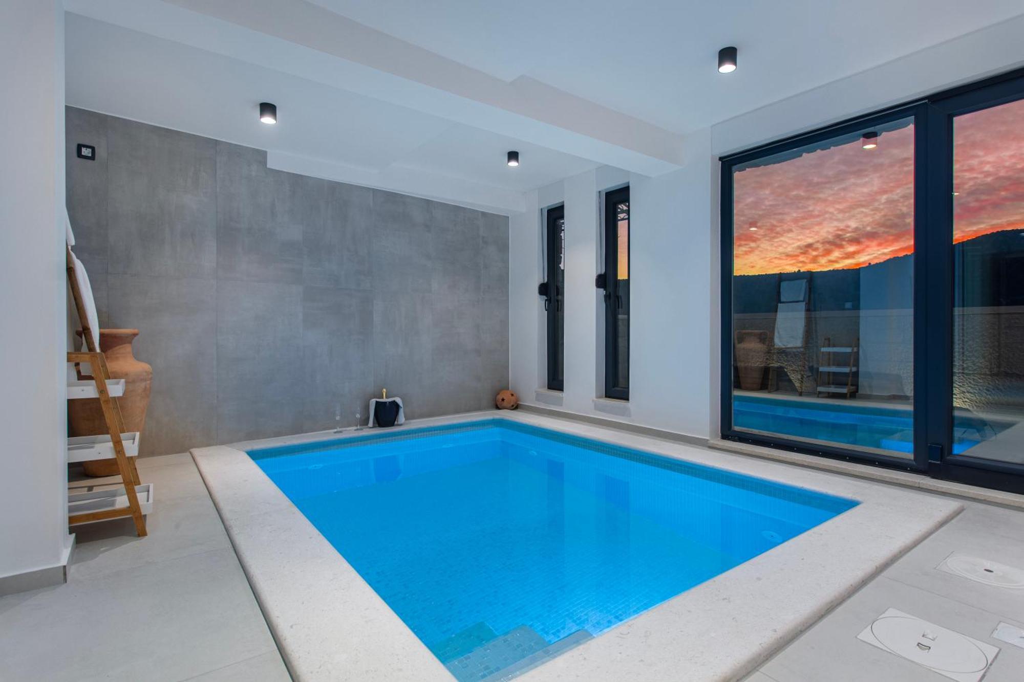 Seafront Villa Kupinica With Heated Pool Vinišće Eksteriør bilde