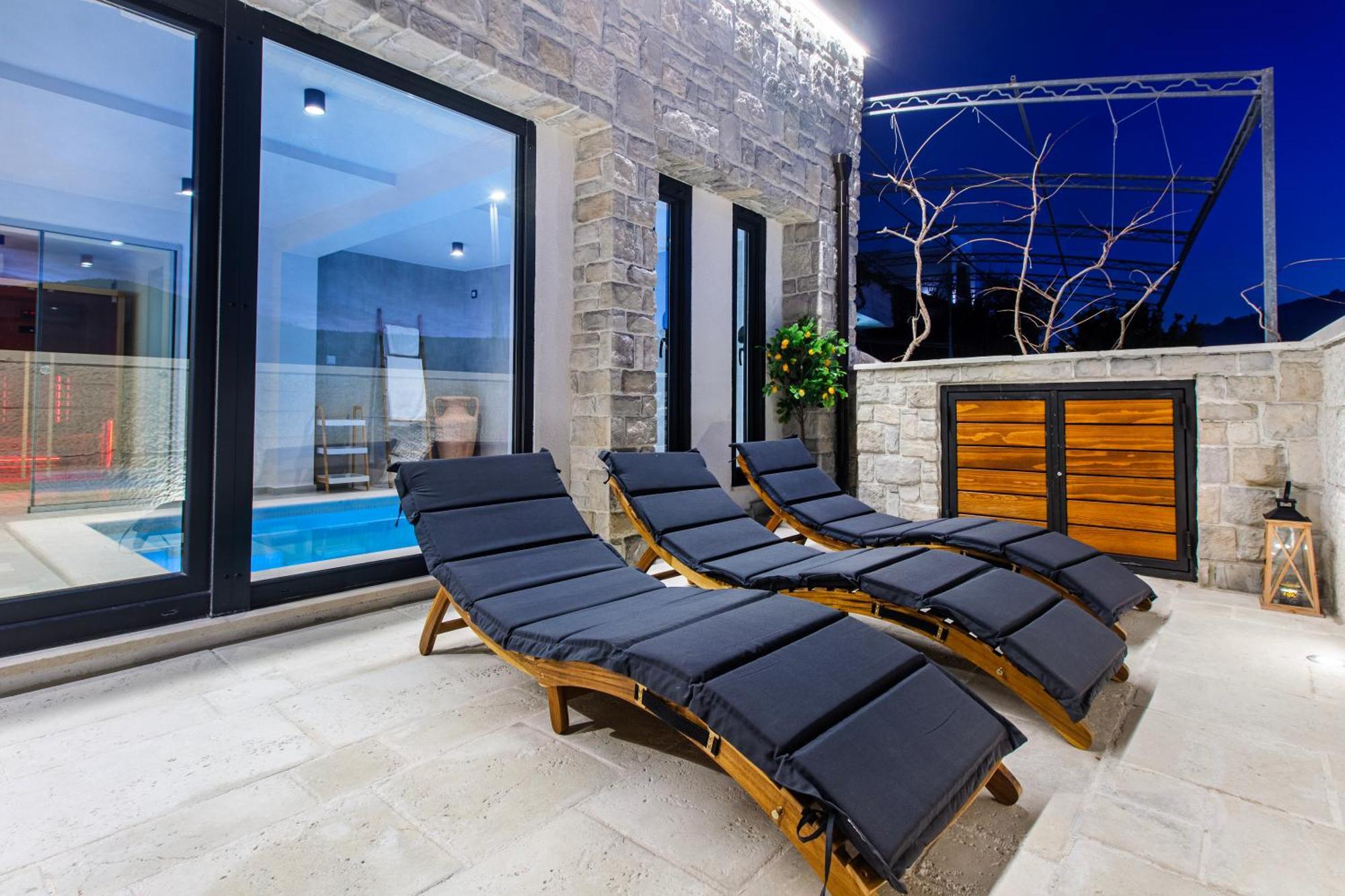 Seafront Villa Kupinica With Heated Pool Vinišće Eksteriør bilde