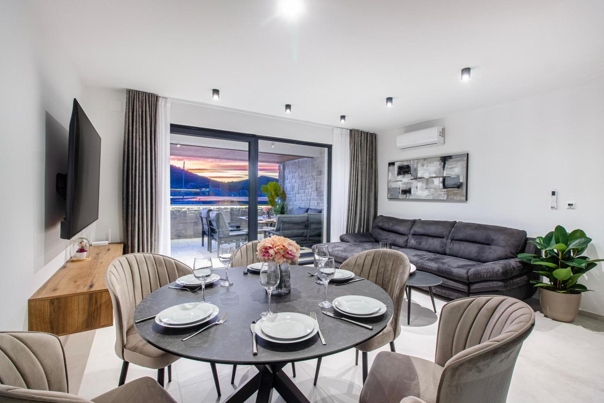 Seafront Villa Kupinica With Heated Pool Vinišće Eksteriør bilde