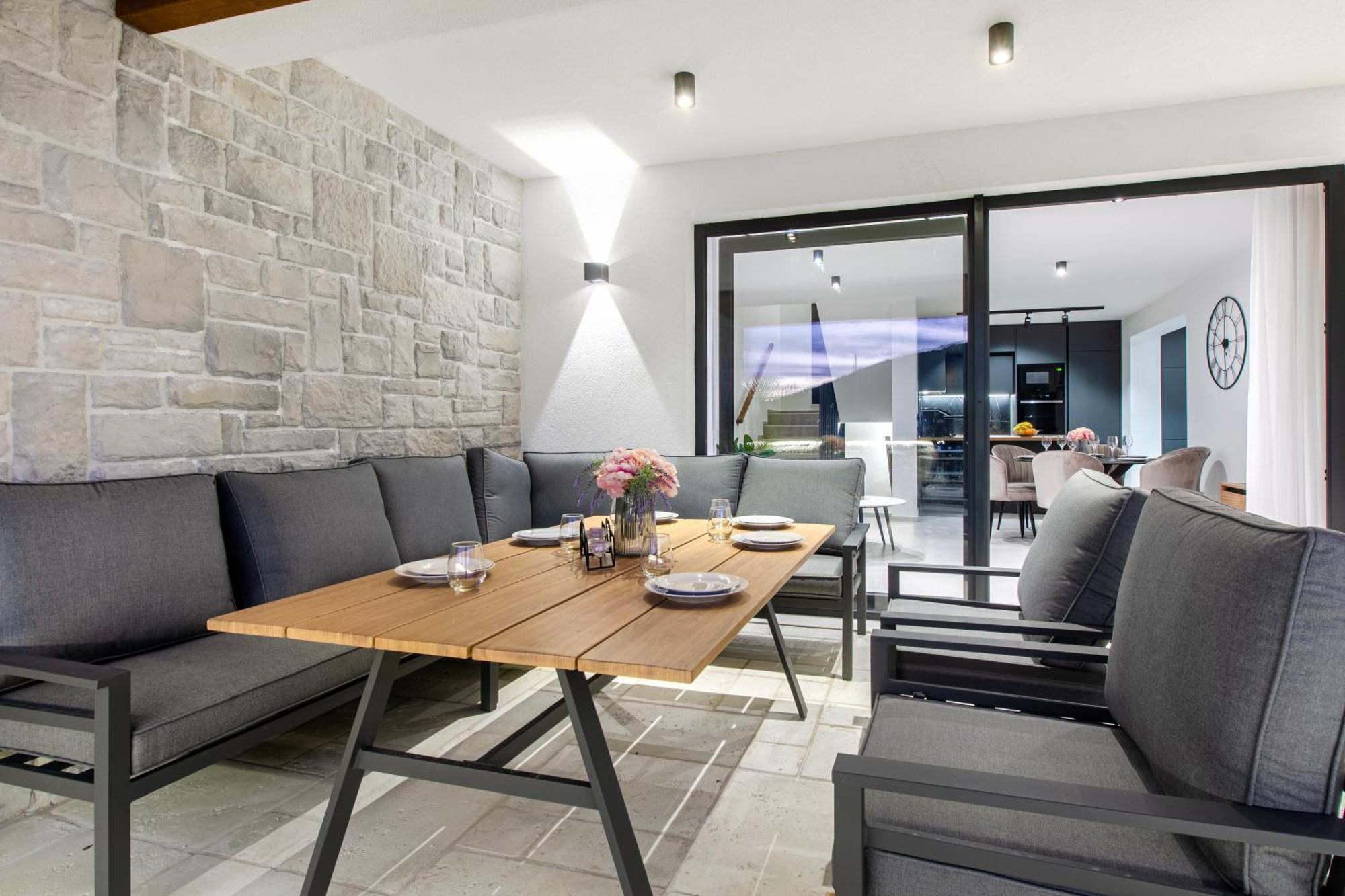 Seafront Villa Kupinica With Heated Pool Vinišće Eksteriør bilde