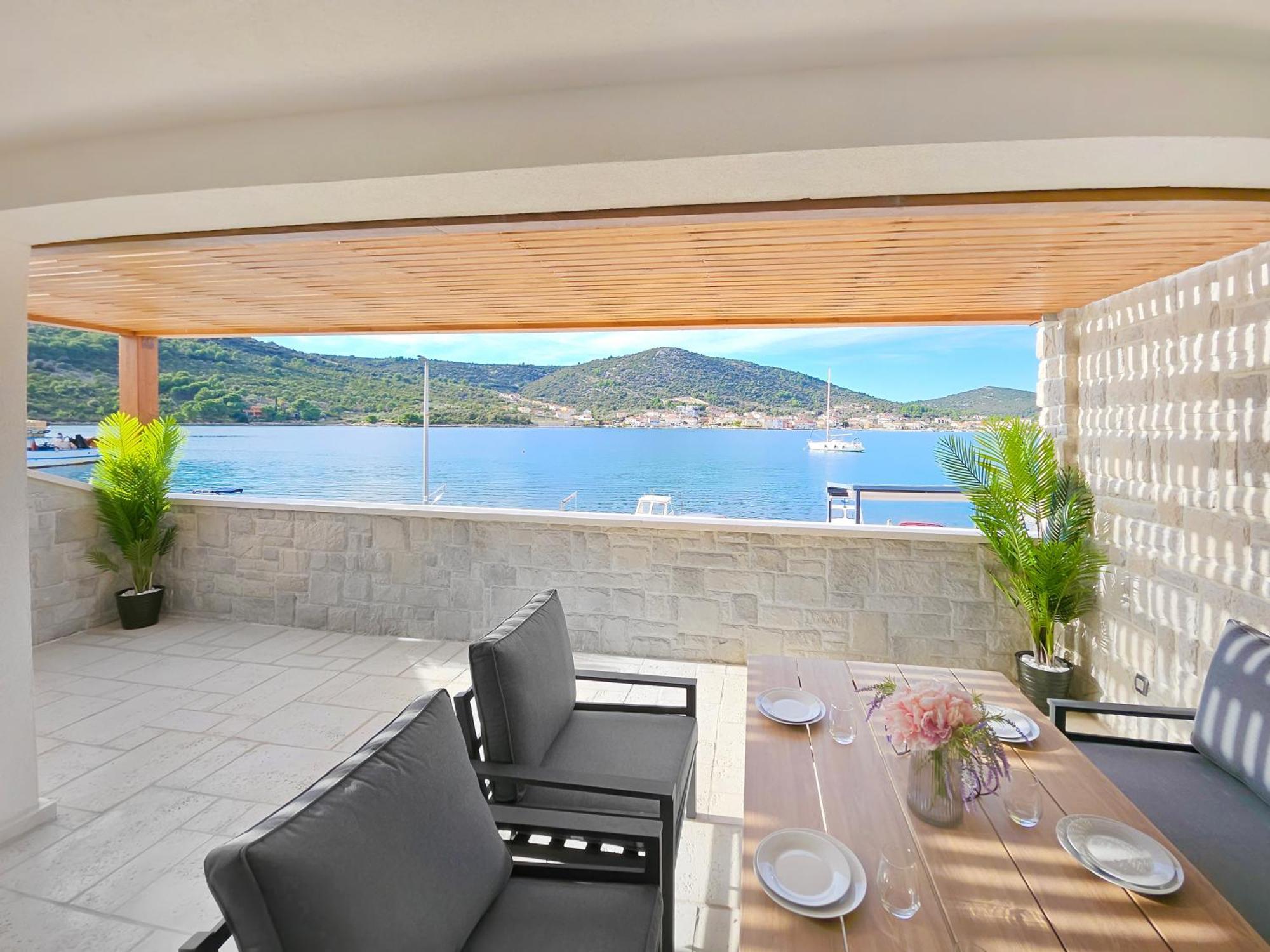 Seafront Villa Kupinica With Heated Pool Vinišće Eksteriør bilde