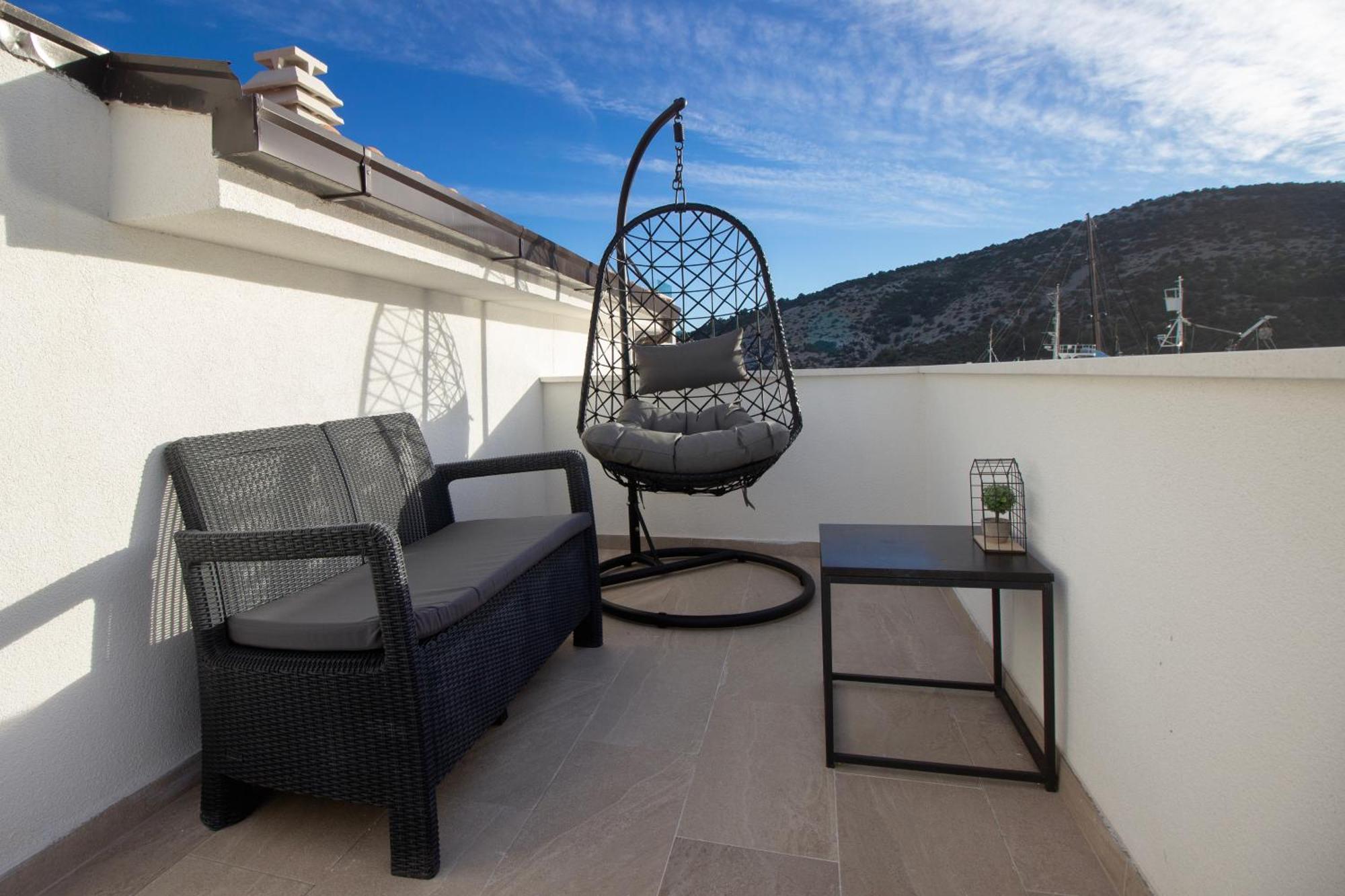 Seafront Villa Kupinica With Heated Pool Vinišće Eksteriør bilde